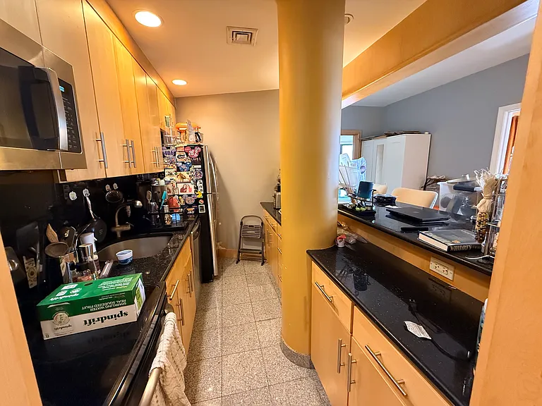 42 Beach St #8B — Photo 8