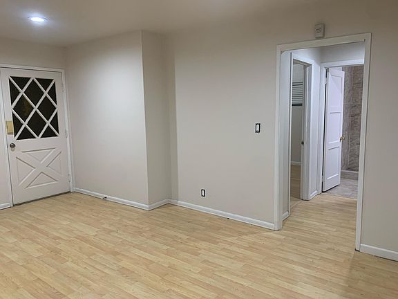 3rd image of 3336 Gladys Ave #1