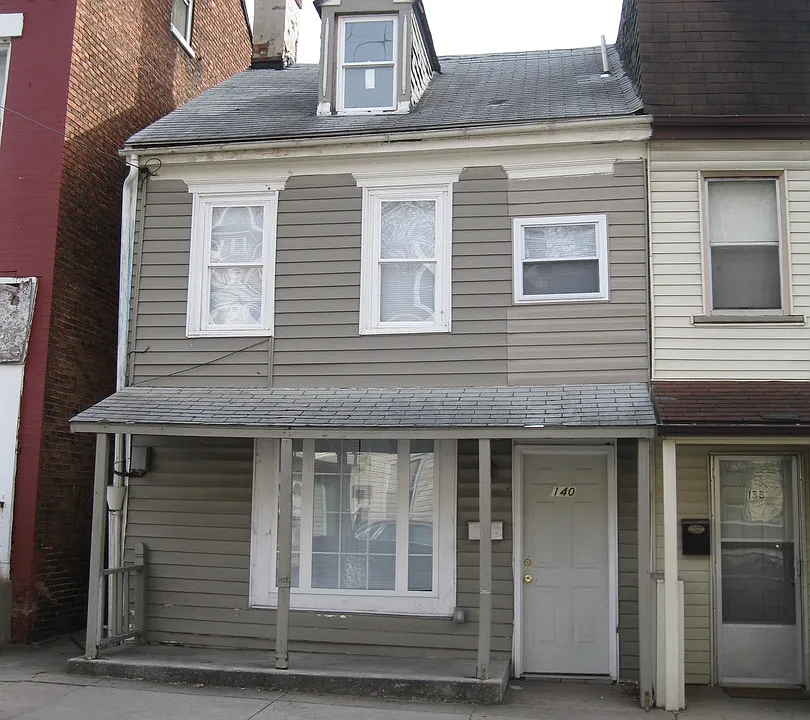 140 E College Ave