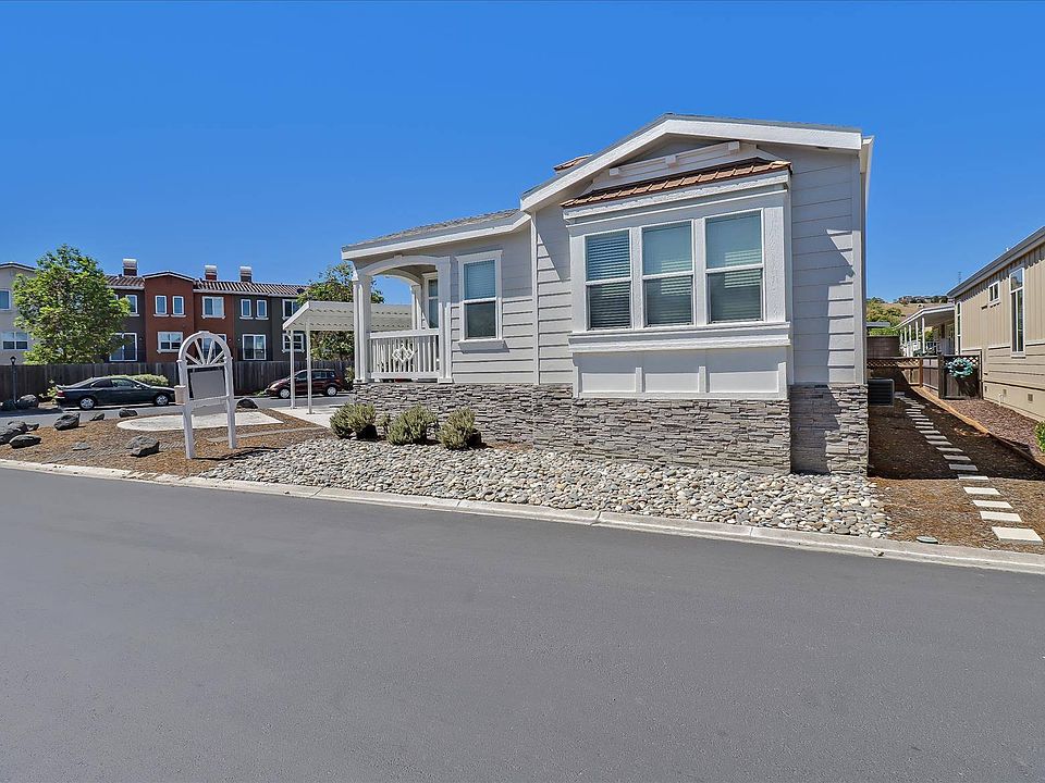1st image of 427 Chateau La Salle Dr
