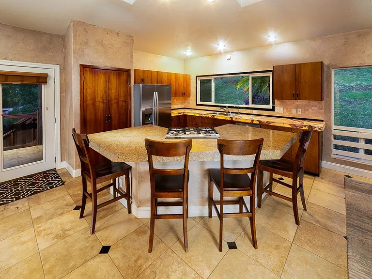 372 Puu Way #A — Photo 7