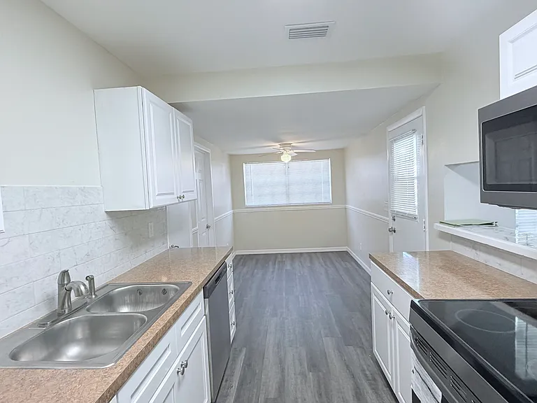 7912 W Paris St — Photo 19