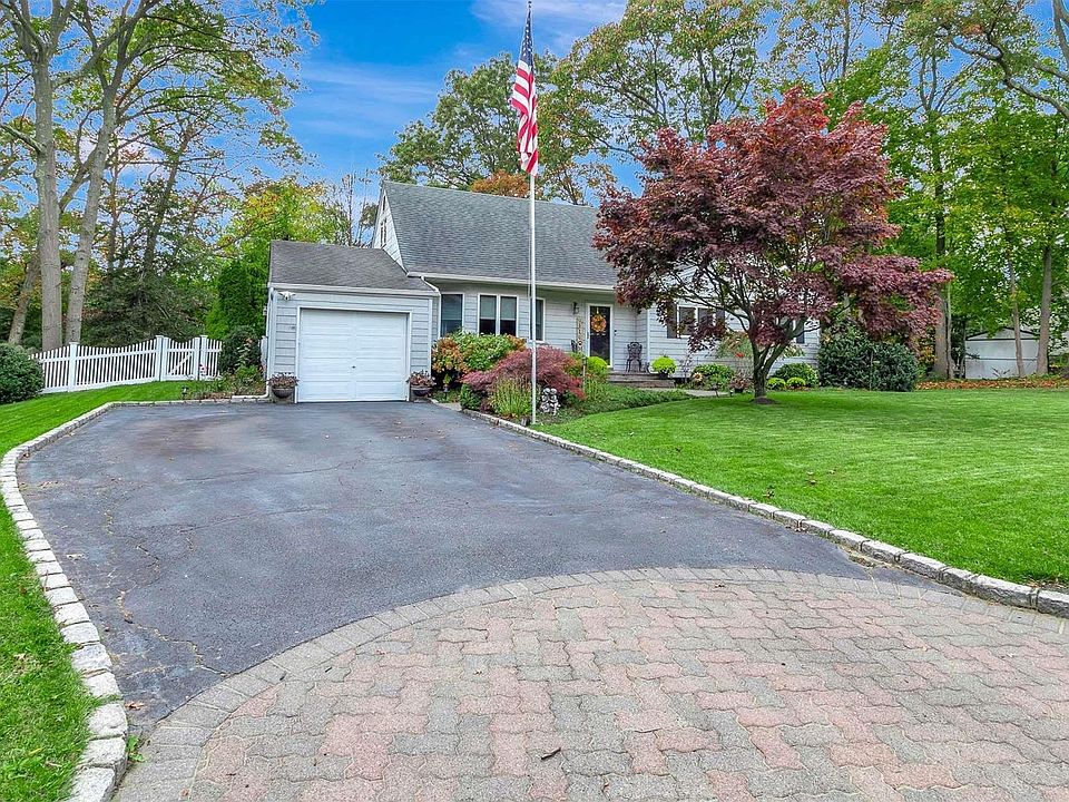 1st image of 32 Orchid Drive