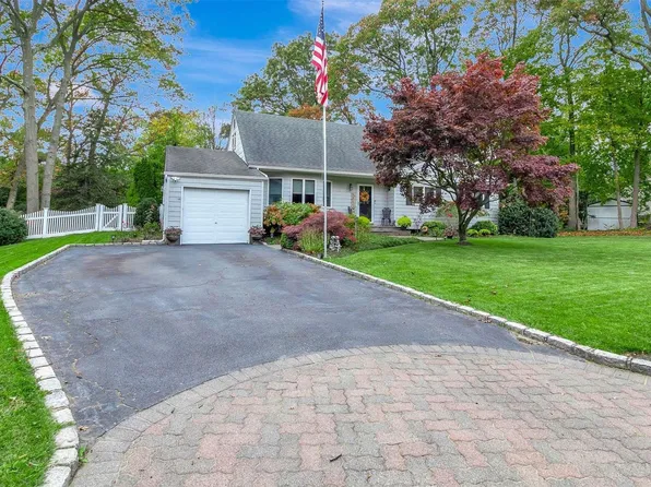 32 Orchid Drive, Port Jefferson Station, NY 11776