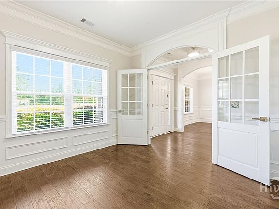 4th image of 15 Roundstone Way