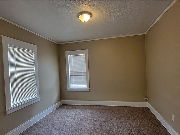 5th image of 54 W Grace St