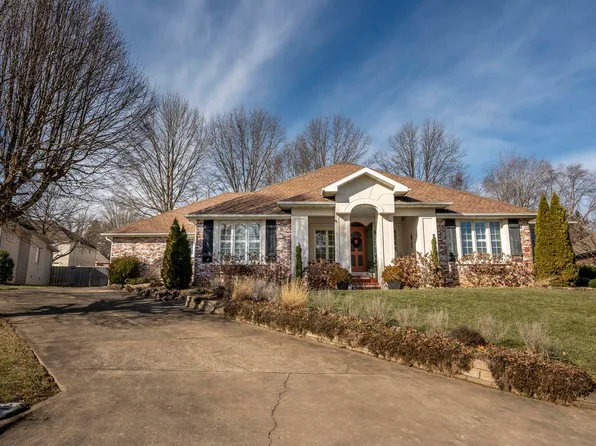 2227 S Celebration Avenue, Springfield, MO 65809