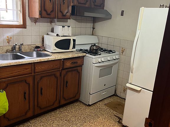3rd image of 14 Laskay Cres