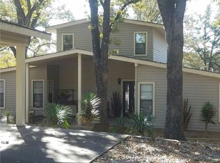 510 Kiowa Dr E, Lake Kiowa, TX 76240