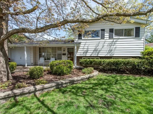 3433 Stonegate Rd, Waukegan, IL 60087
