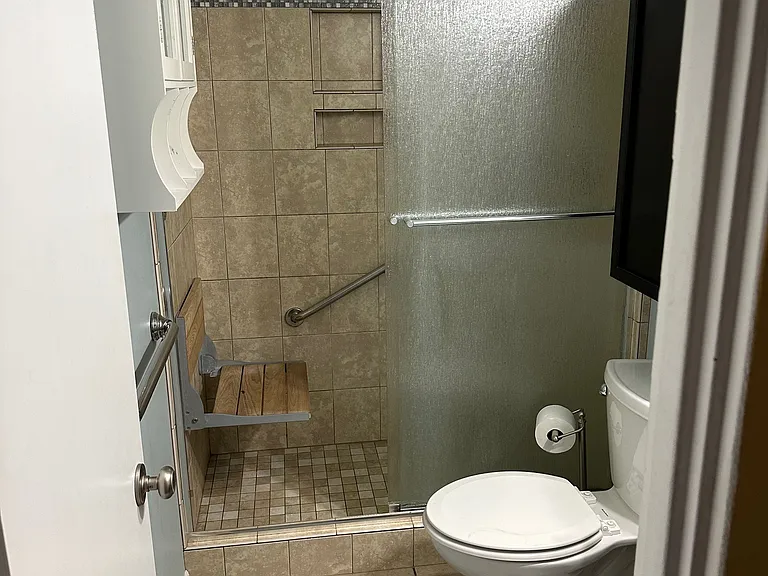 2210 Hollywood Pl #FRONT — Photo 15