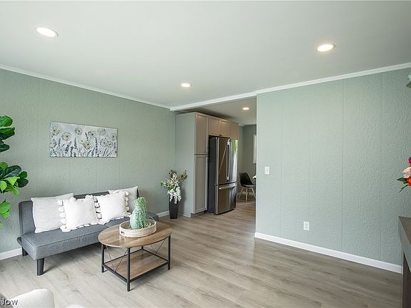 4th image of 3816 Root Ave NE