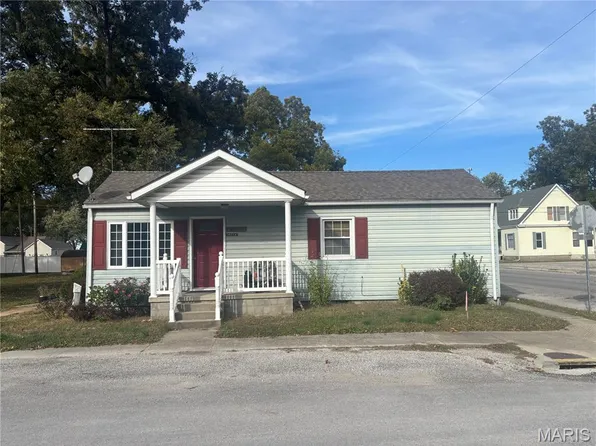 11 W Elm St, Aviston, IL 62216