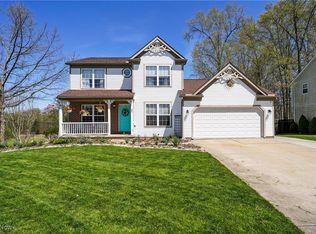 803 Collins Pond Dr, Ravenna, OH 44266