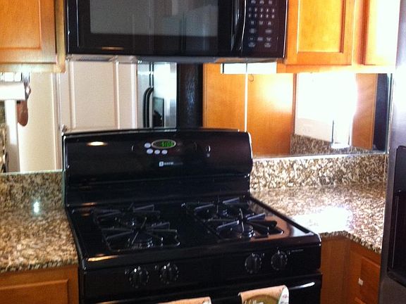 3rd image of 1323 Post Ave Unit G