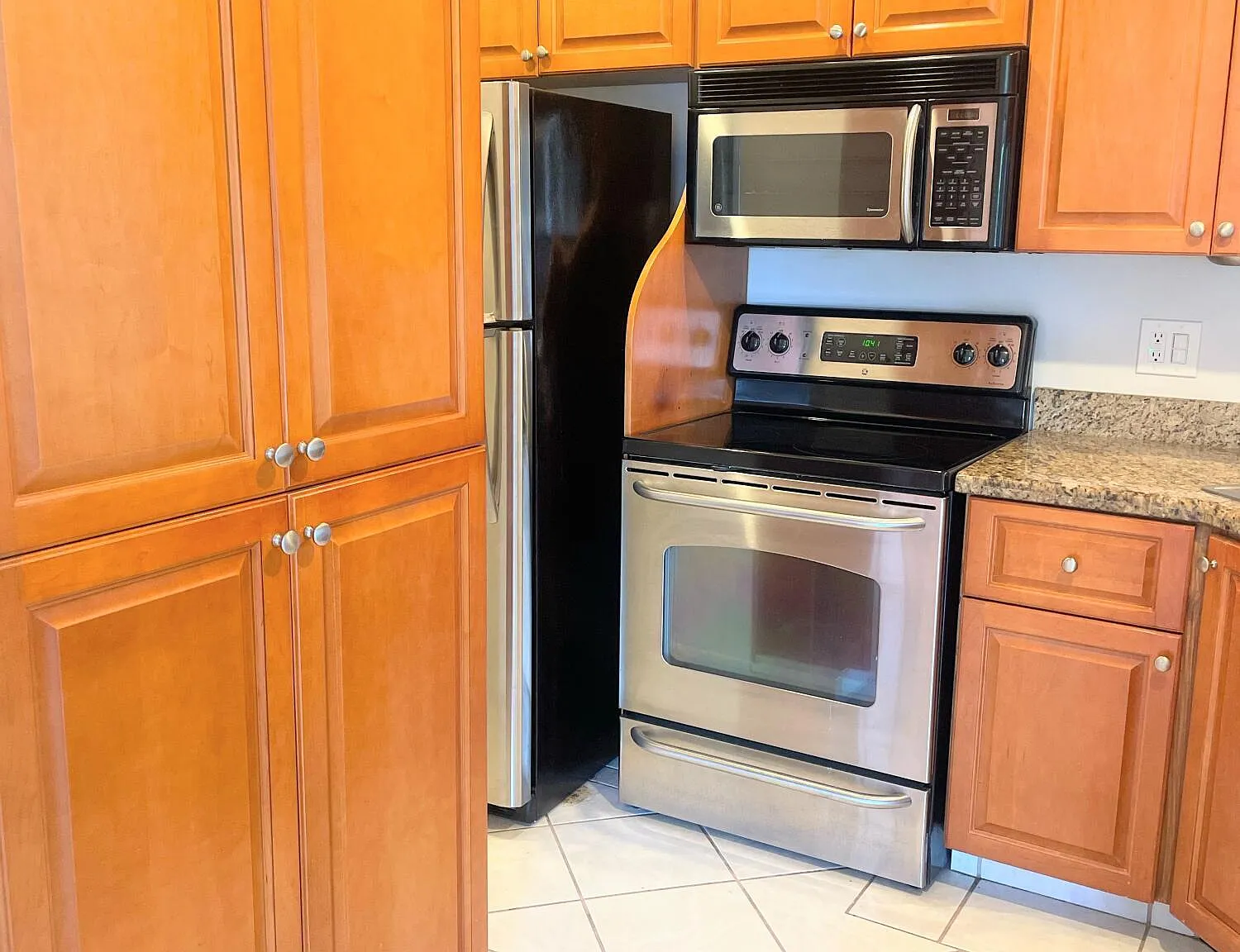 2 bed, 2.0 bath, 1064 sqft, $1,800 — Photo 4