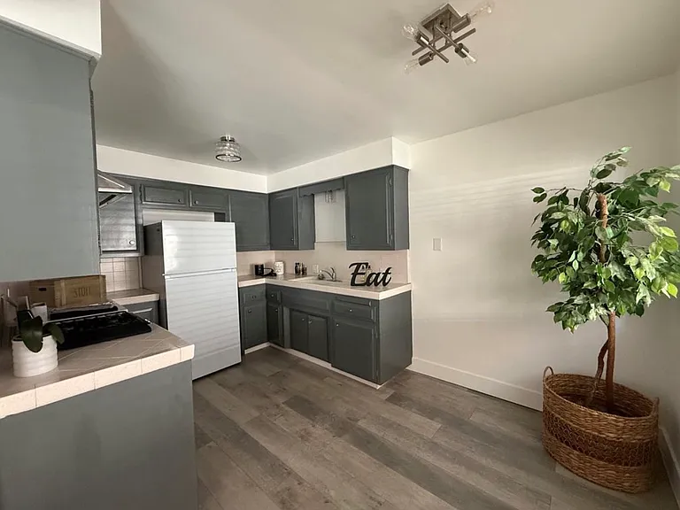 203 S Curtis Ave #B — Photo 1