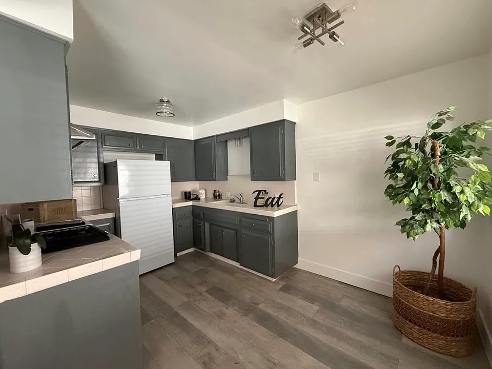203 S Curtis Ave #B