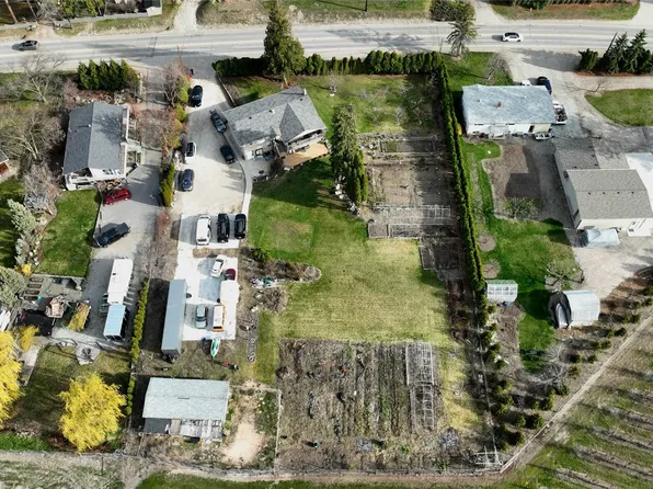 2662 Longhill Rd, Kelowna, BC V1V 2G5