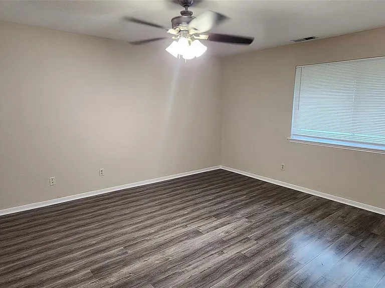15215 Ensenada Dr — Photo 11