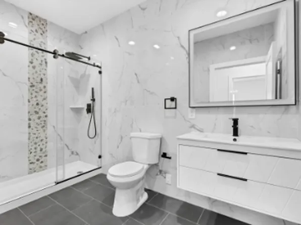 533 Greenwich St APT 3D, Hempstead, NY 11550