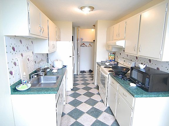4th image of 5100 N Marine Dr APT 8B