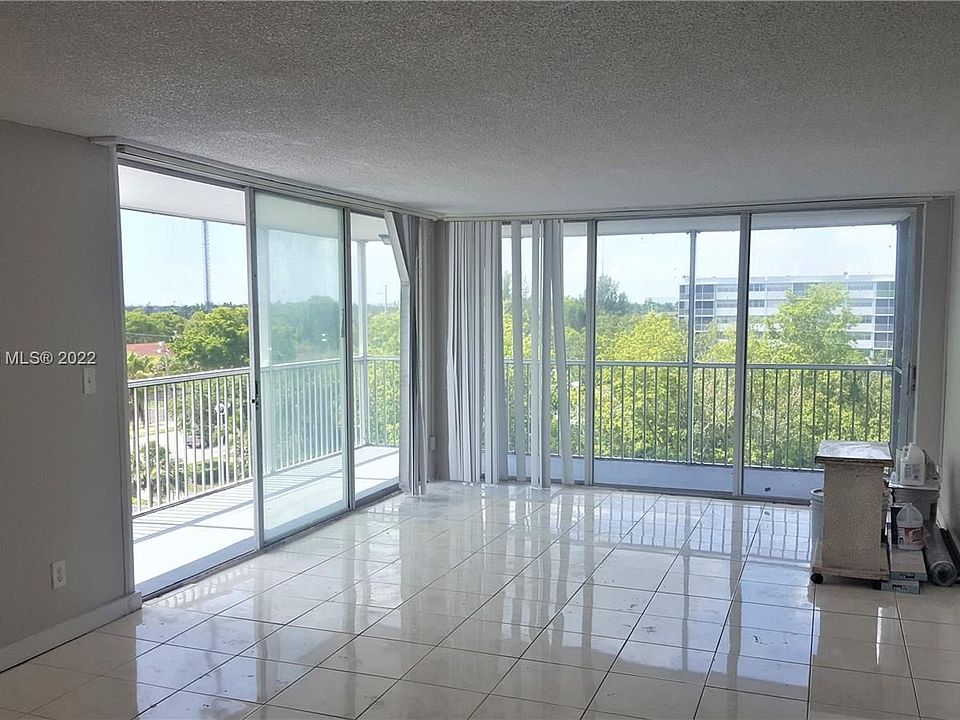 1st image of 700 NW 214th St APT 622