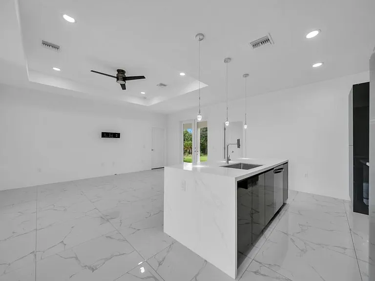 325 Paulcrest Ave — Photo 17