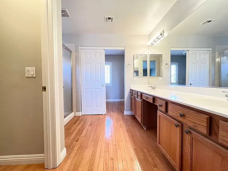538 Los Hermanos St — Photo 20