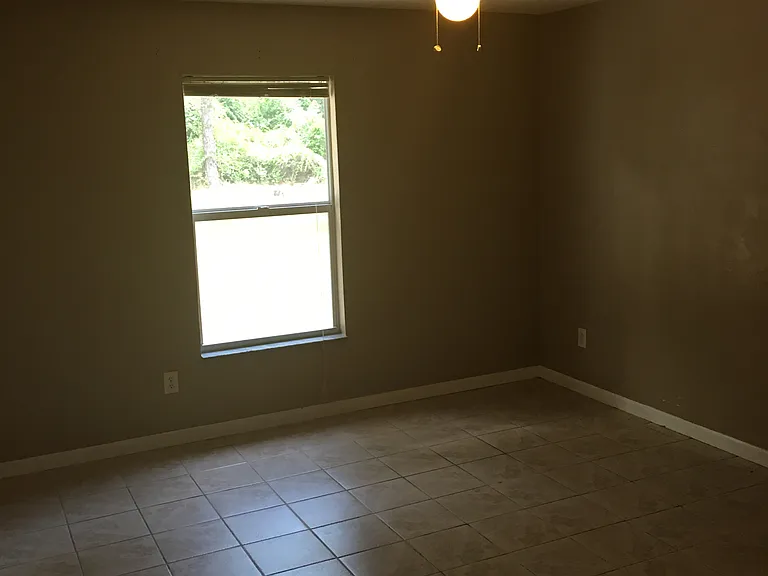 2829 Nordman Ave — Photo 9