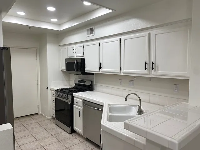 22 Mission Ct — Photo 3