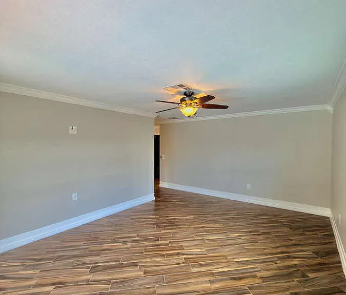 2426 Woodland Blvd — Photo 7