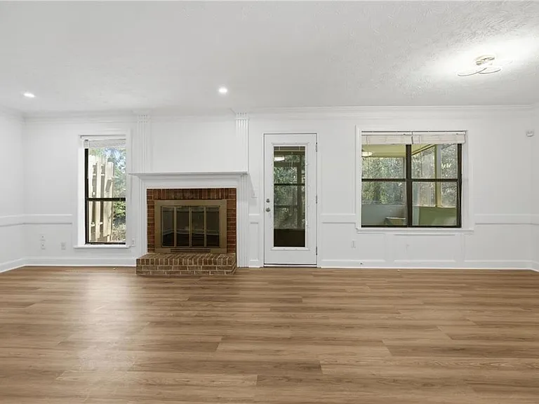 129 Sandalwood Cir — Photo 13