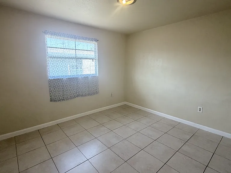 2115 Washington St NE #B — Photo 4