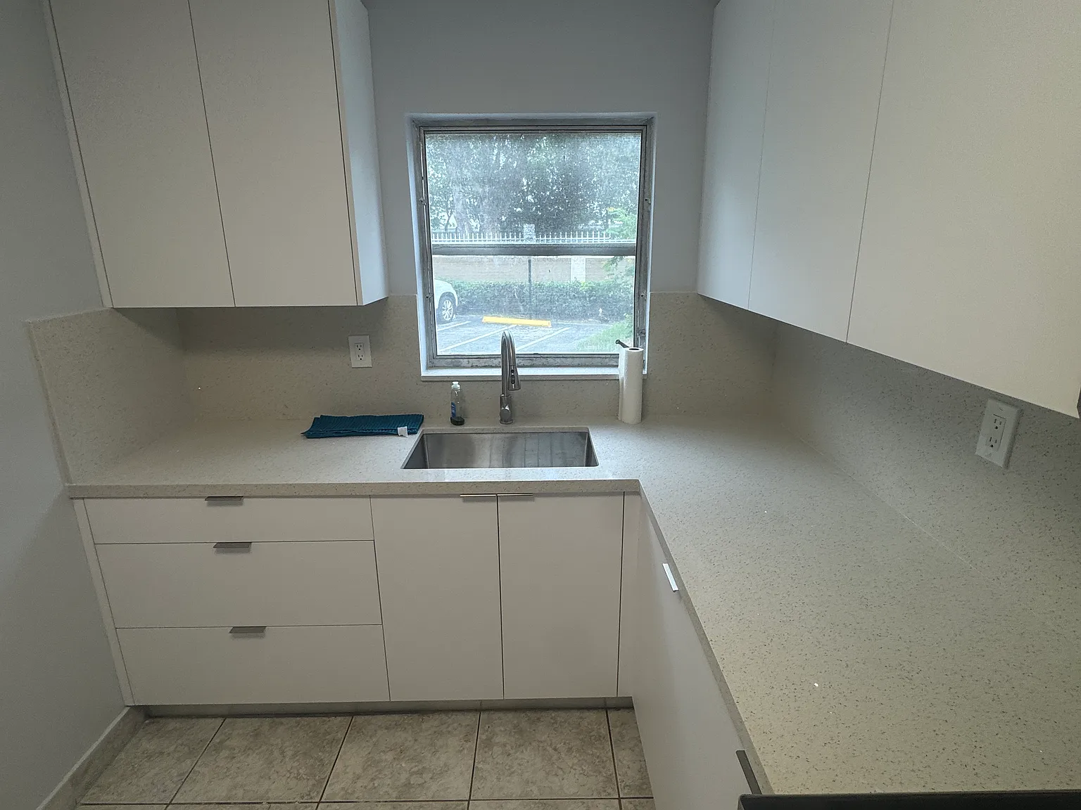1 bed, 1000 sqft, $1,950 — Photo 3
