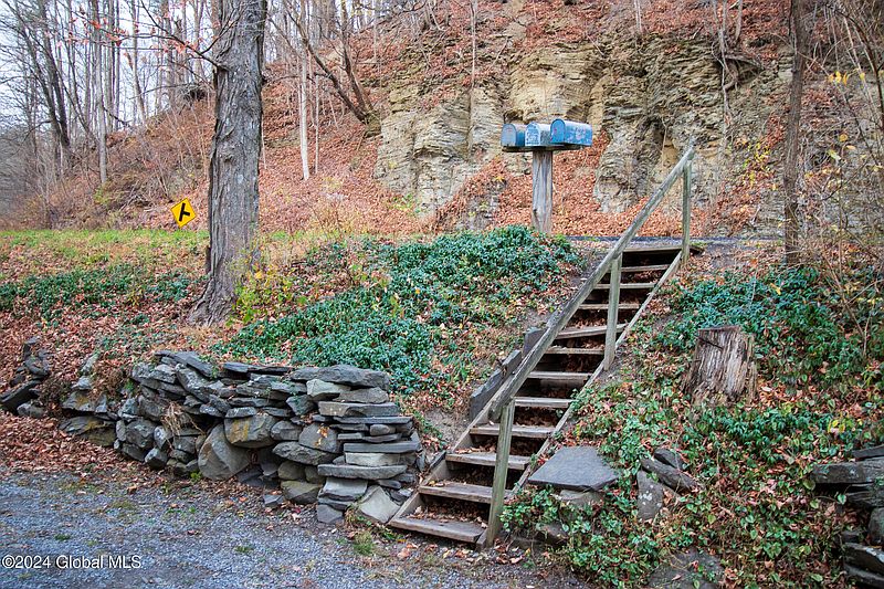 5th image of 1289 Hurley Mountain Road