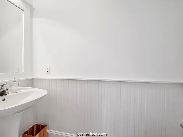 1725 Harvey Mitchell Pkwy S #2125 — Photo 6