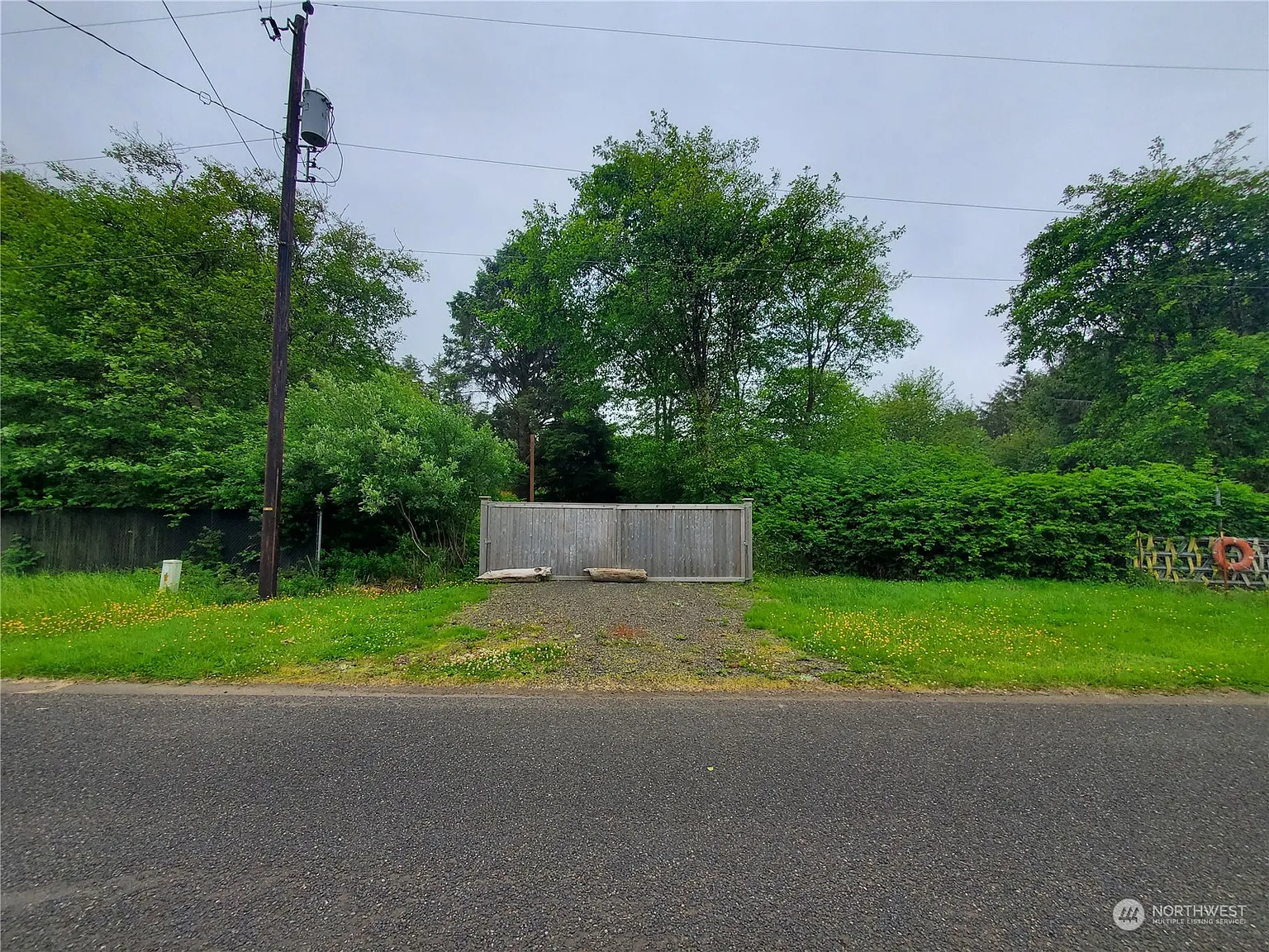 12 woodland Drive photo 1