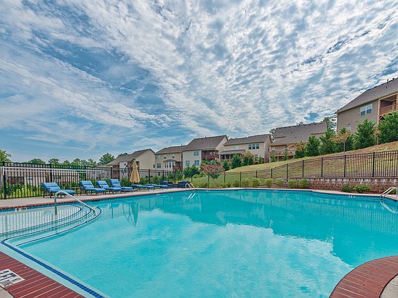 3rd image of 1400 Roswell Manor Cir
