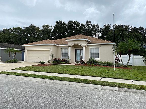 2nd image of 7829 Princeton Manor Cir