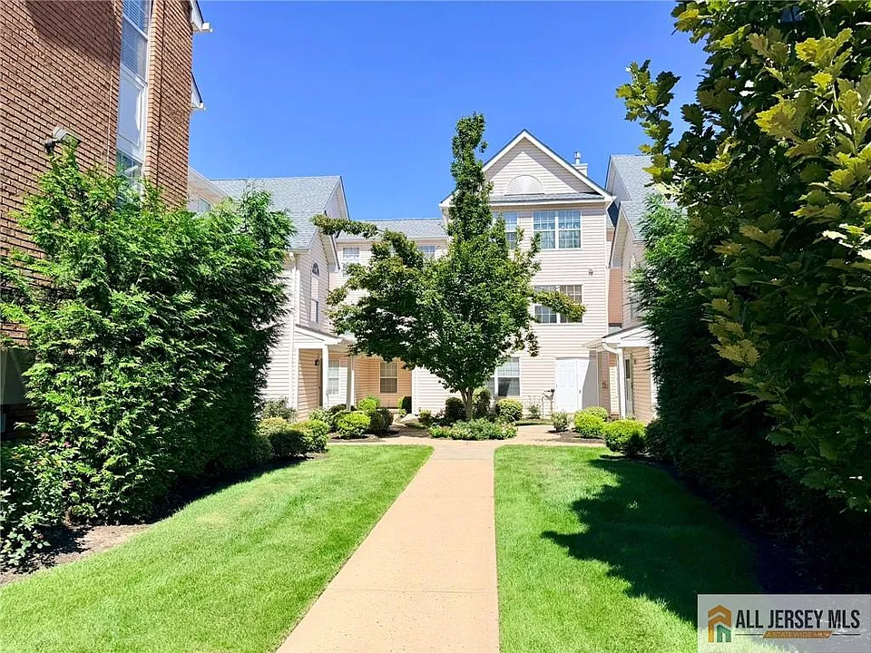 412 Plymouth Rd