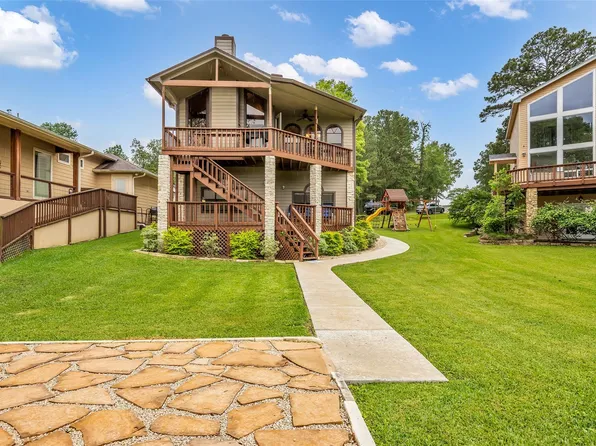 33 Harbour Point Cir, Coldspring, TX 77331