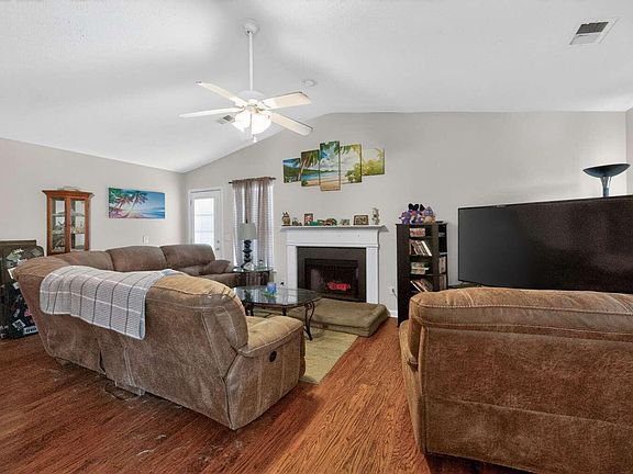 4th image of 306 Springdale Ct