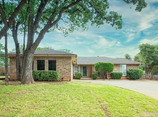 5208 Overridge Dr, Arlington, TX 76017