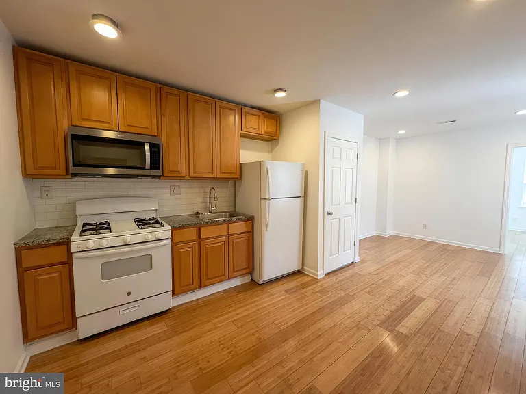110 N 51st St #3 — Photo 3