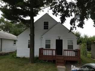 221 E Pineview Dr, Hainesville, IL 60073