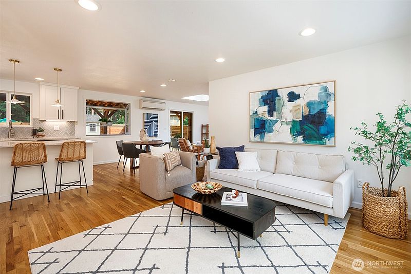 4th image of 19704 NE 158th Street