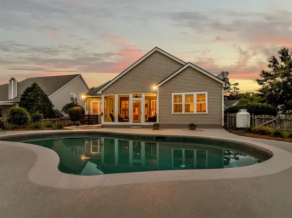 121 Thousand Oaks Ct, Summerville, SC 29485