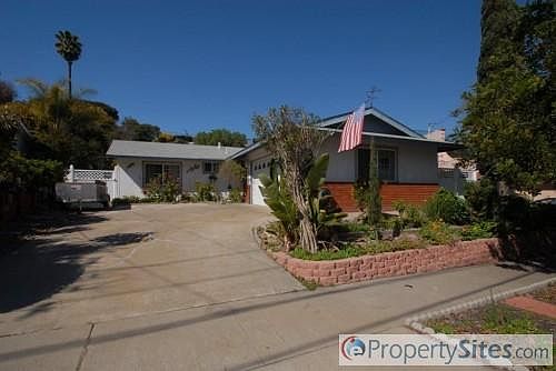 1st image of 4566 Chateau Dr