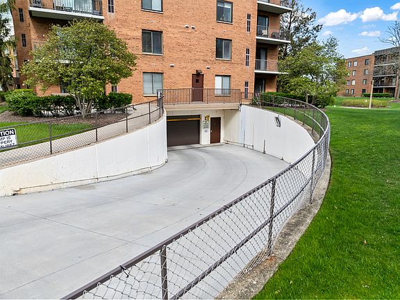 4th image of 263 S Clubhouse Dr Unit 214